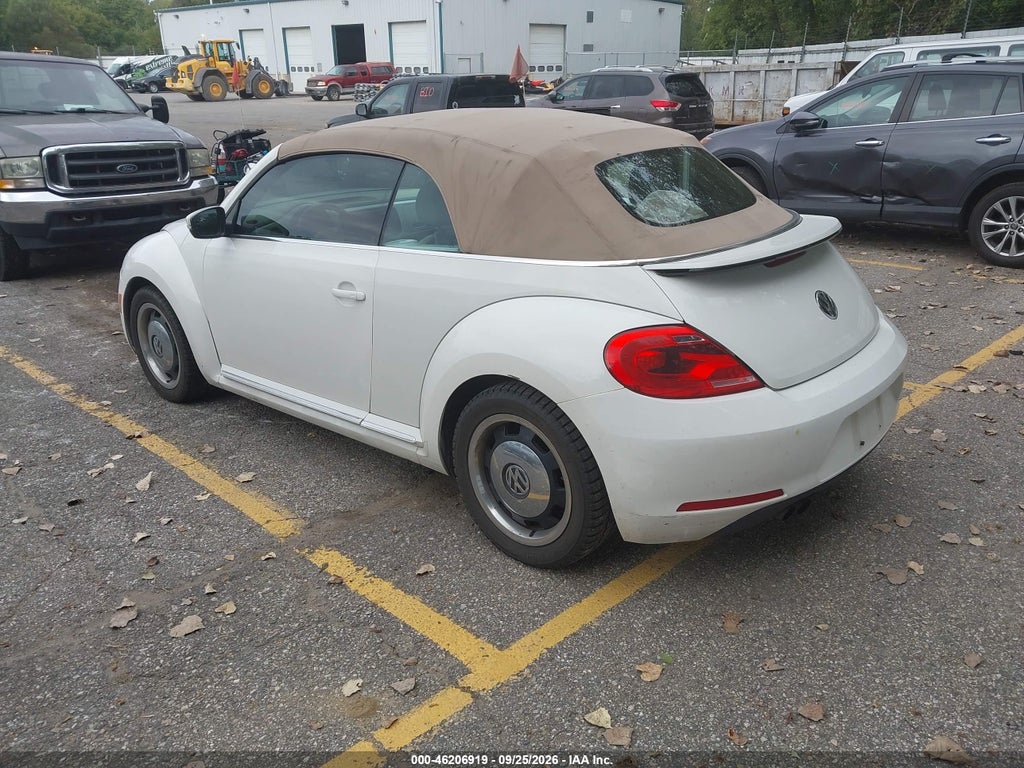 2013 Volkswagen Beetle 2.5L photo 3