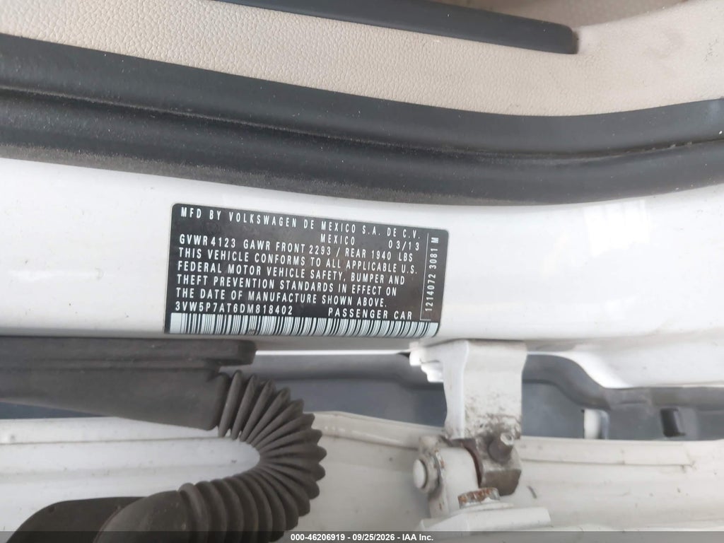2013 Volkswagen Beetle 2.5L photo 9
