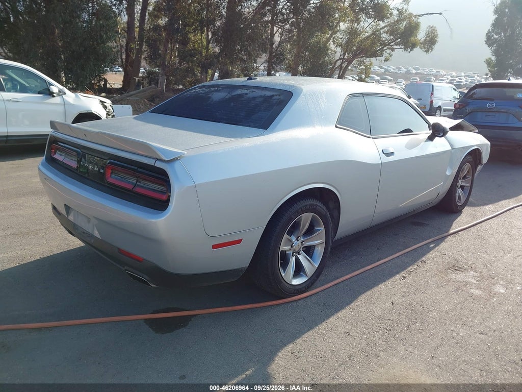 2020 Dodge Challenger SXT photo 4