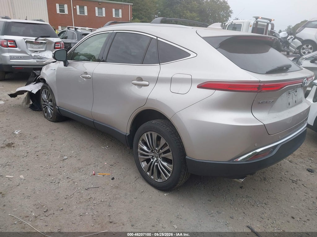 2021 Toyota Venza XLE photo 3