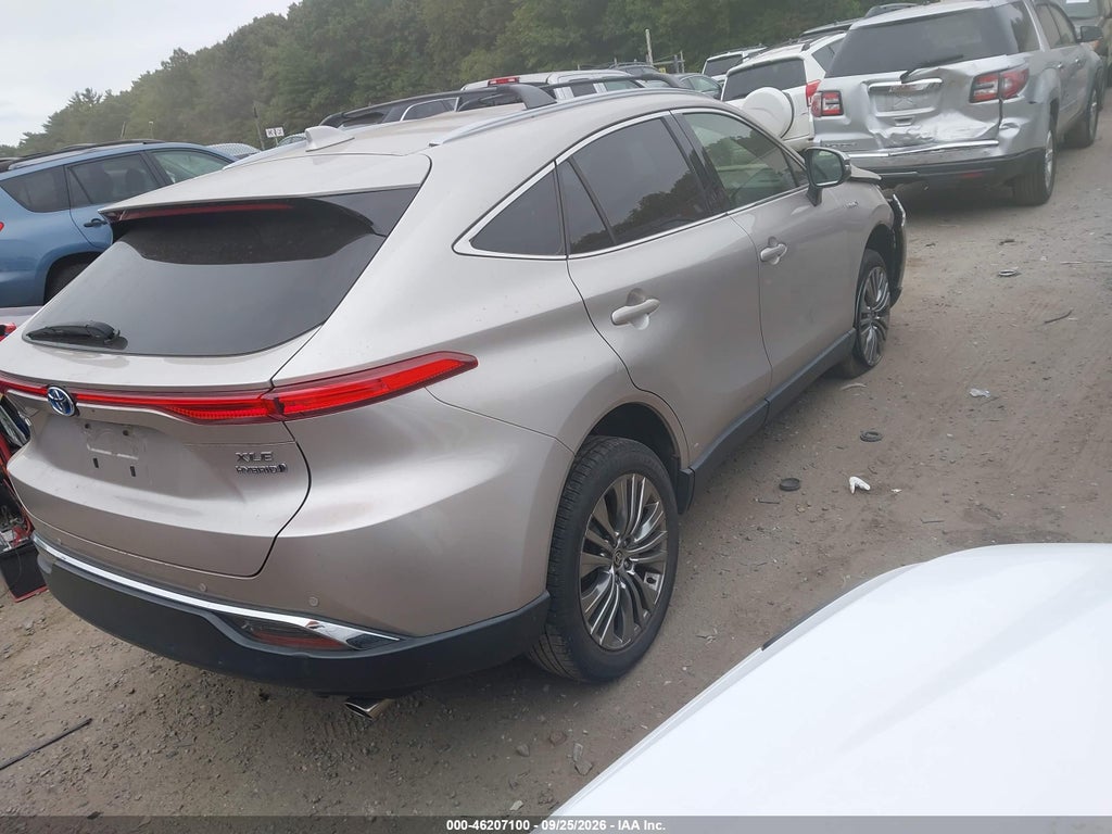 2021 Toyota Venza XLE photo 4