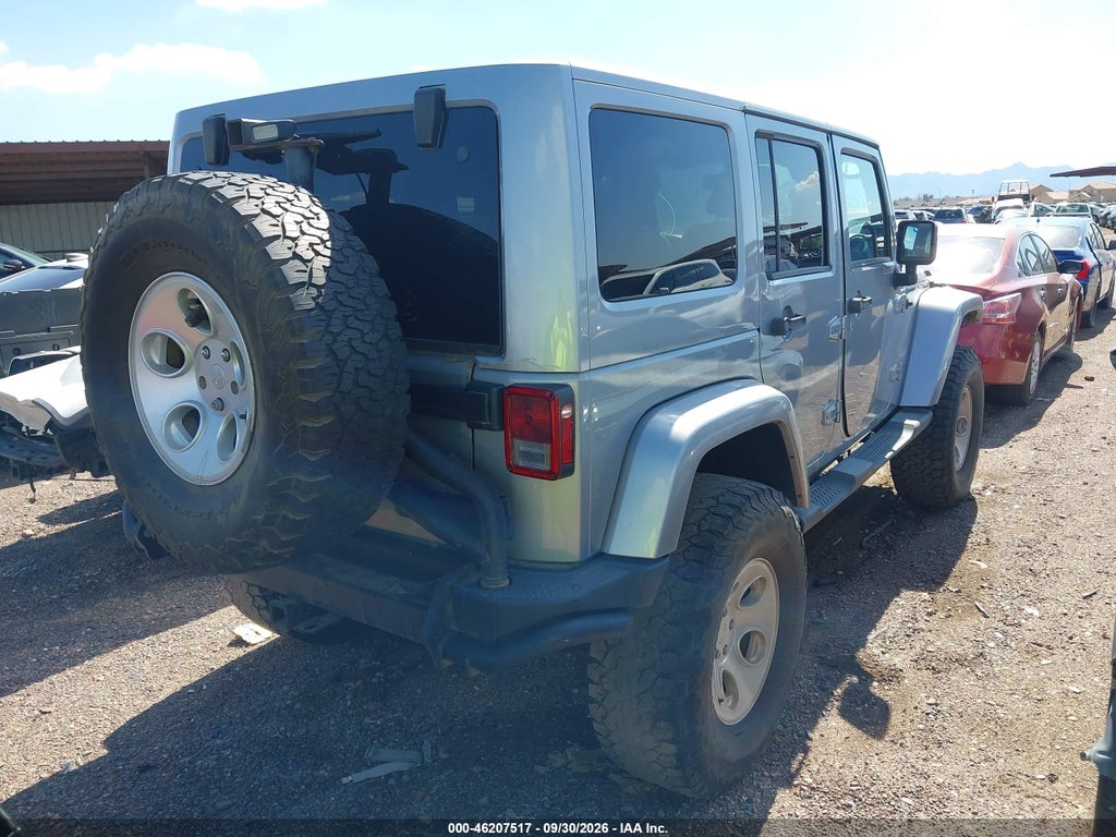 2014 Jeep Wrangler Unlimited Sahara photo 4