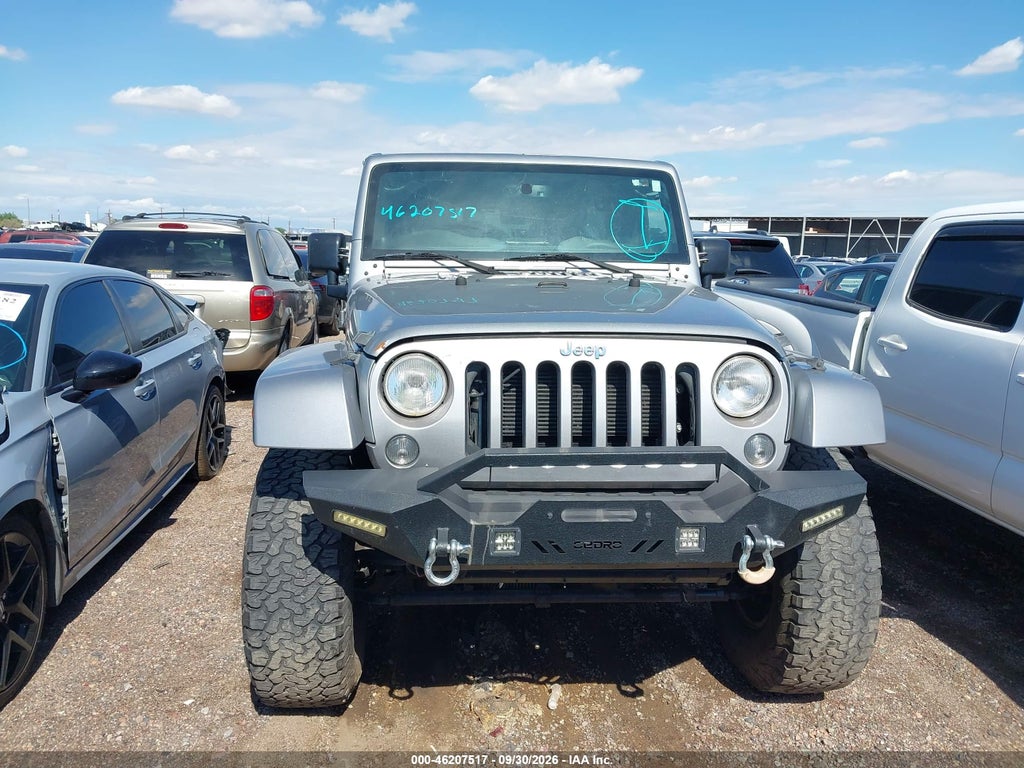 2014 Jeep Wrangler Unlimited Sahara photo 6