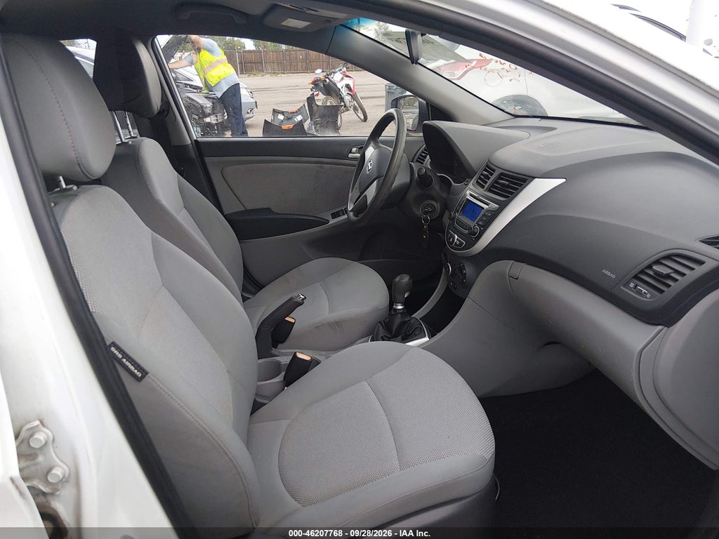 2014 Hyundai Accent GS photo 5