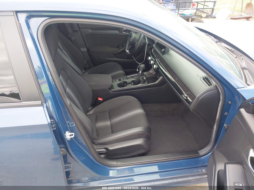 2025 Honda Civic Sport photo 5