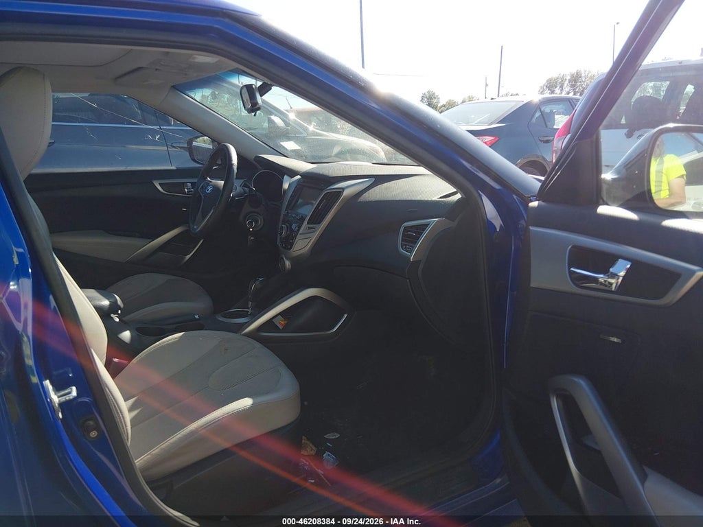 2012 Hyundai Veloster Gray INT photo 5