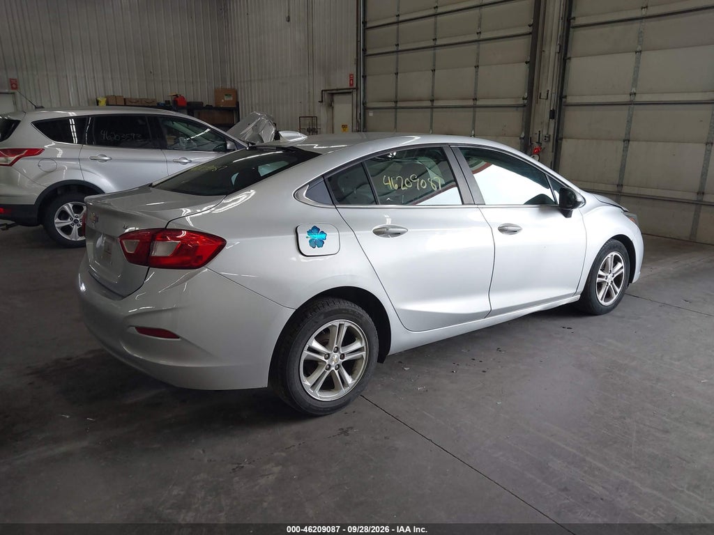 2018 Chevrolet Cruze LT Auto photo 4