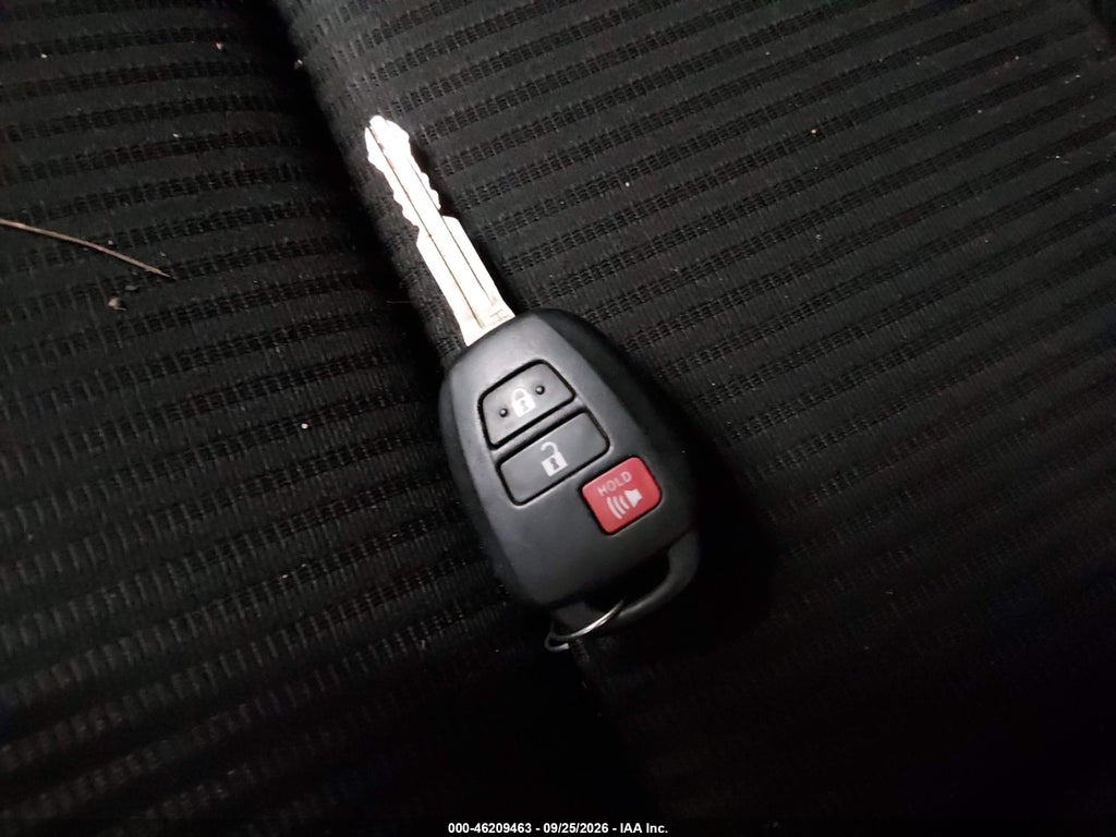 2017 Toyota RAV4 LE photo 11