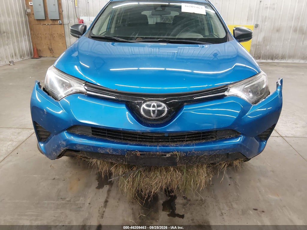 2017 Toyota RAV4 LE photo 6