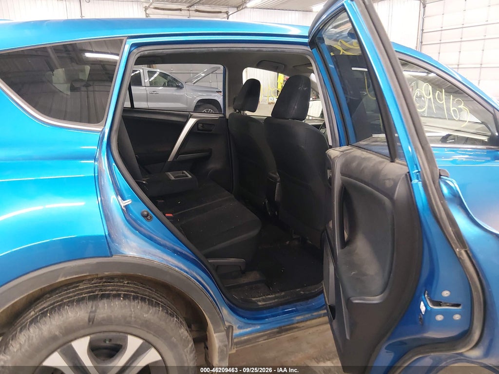 2017 Toyota RAV4 LE photo 8