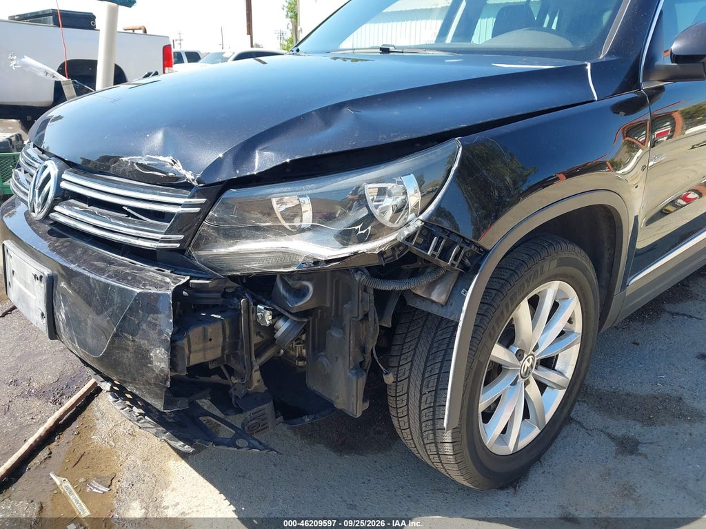 2017 Volkswagen Tiguan 2.0T Wolfsburg Edition photo 6