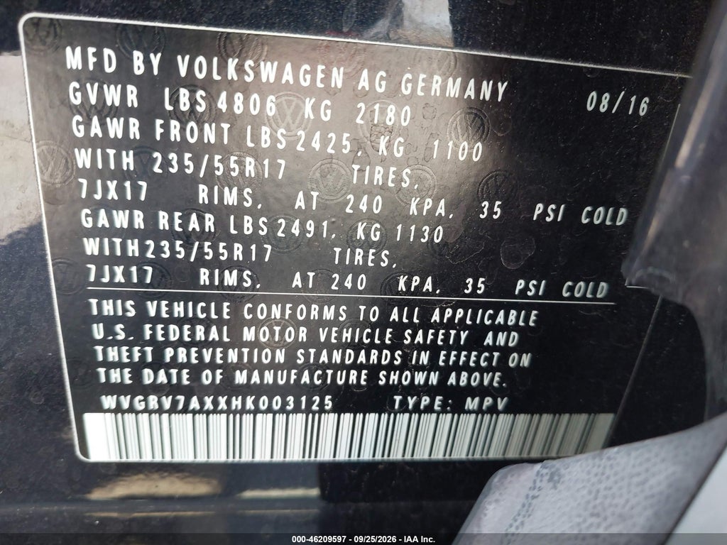 2017 Volkswagen Tiguan 2.0T Wolfsburg Edition photo 9
