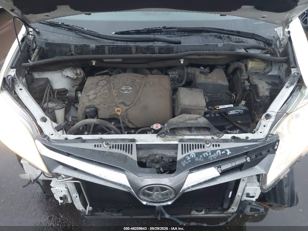 2018 Toyota Sienna XLE 8 Passenger photo 10