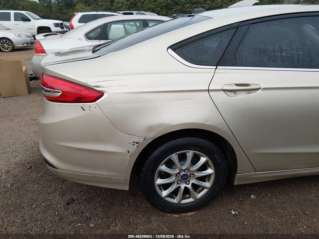 2017 Ford Fusion S photo 6