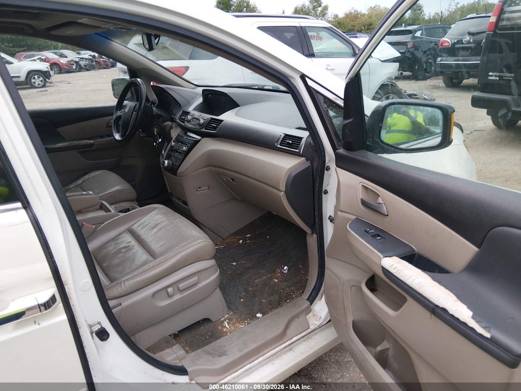 2012 Honda Odyssey Touring/Touring Elite photo 5