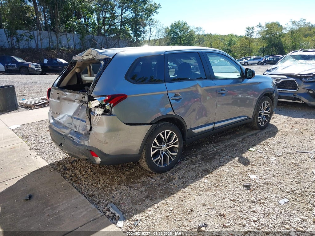 2016 Mitsubishi Outlander ES photo 4