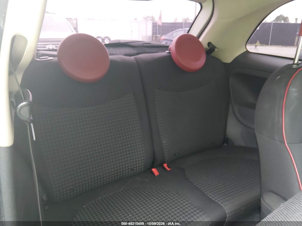 2017 Fiat 500 POP photo 8