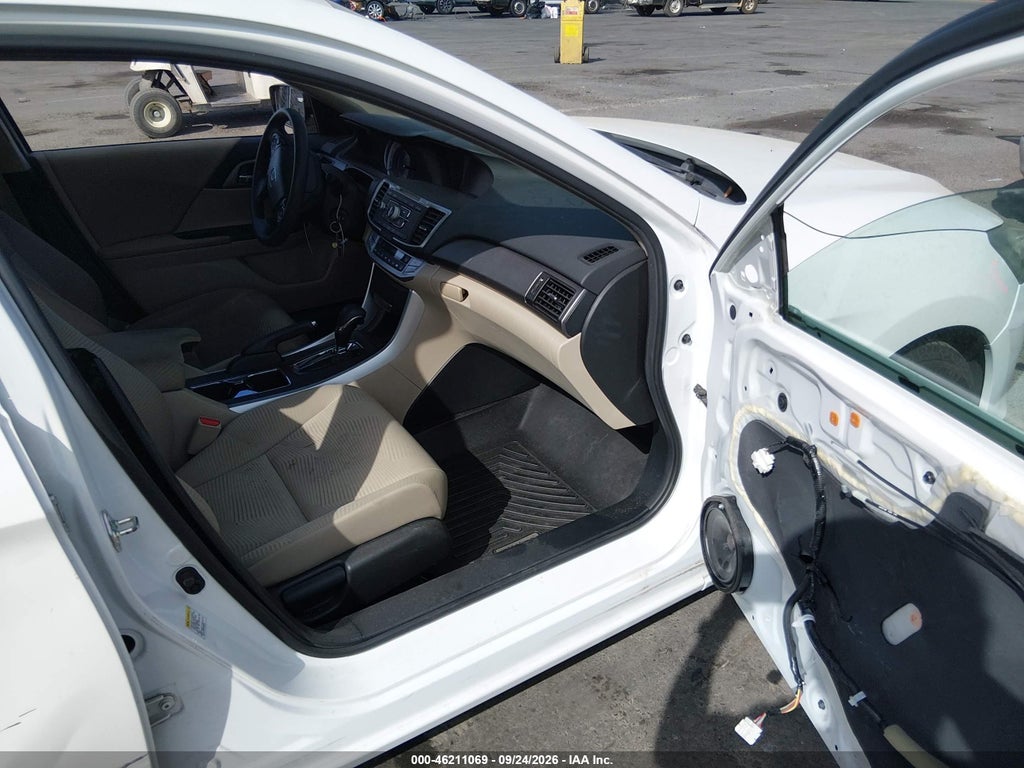 2015 Honda Accord LX photo 5