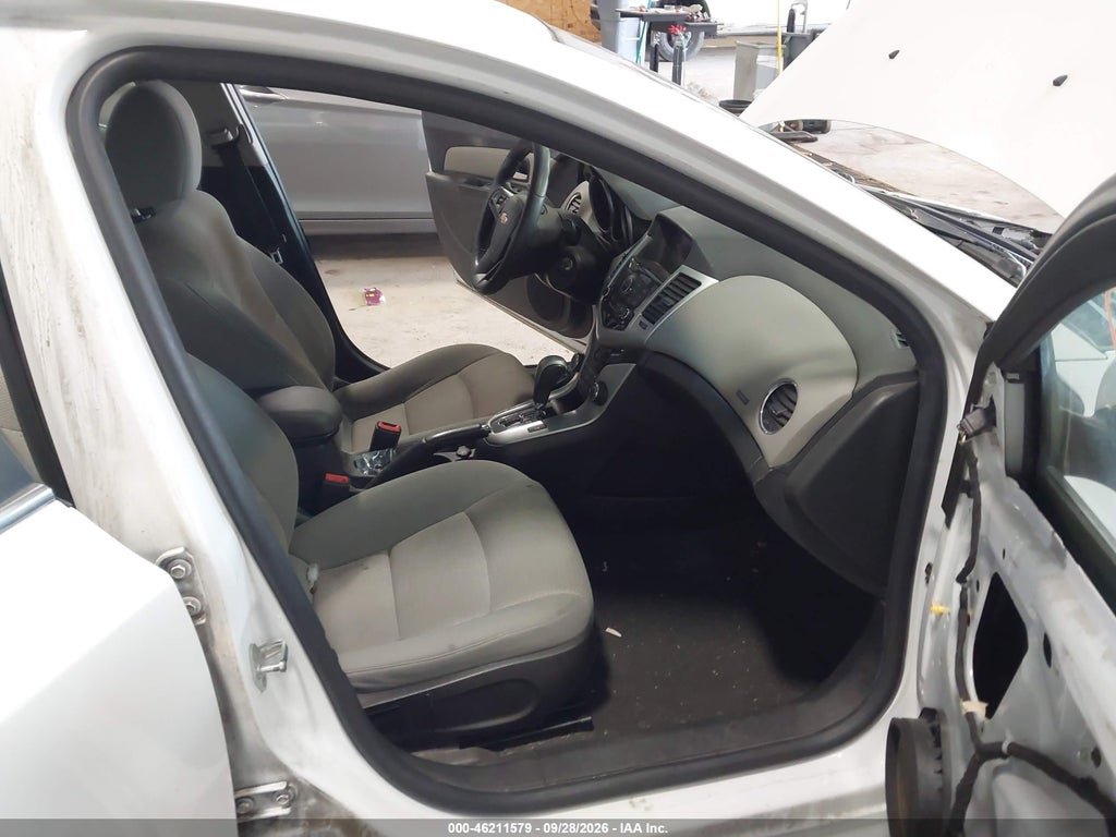 2015 Chevrolet Cruze 1LT Auto photo 5