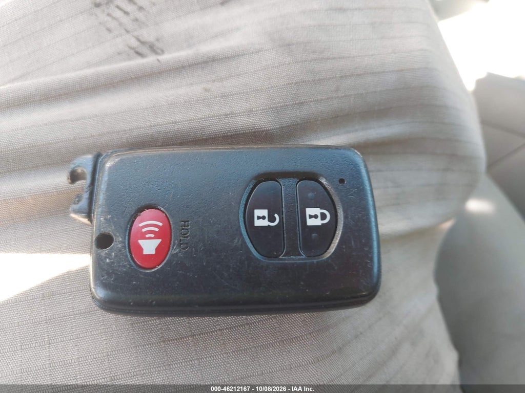 2013 Toyota Prius TWO photo 11