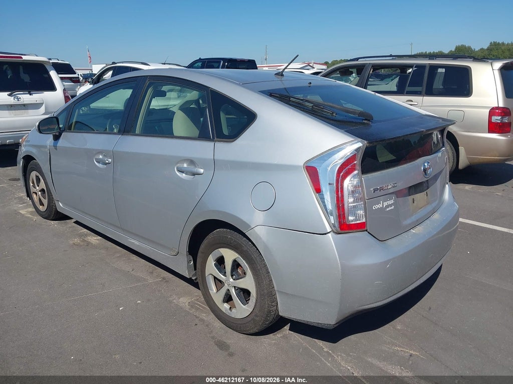 2013 Toyota Prius TWO photo 3