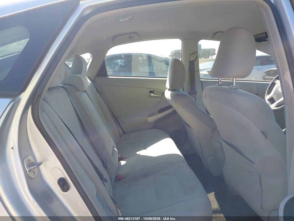 2013 Toyota Prius TWO photo 8