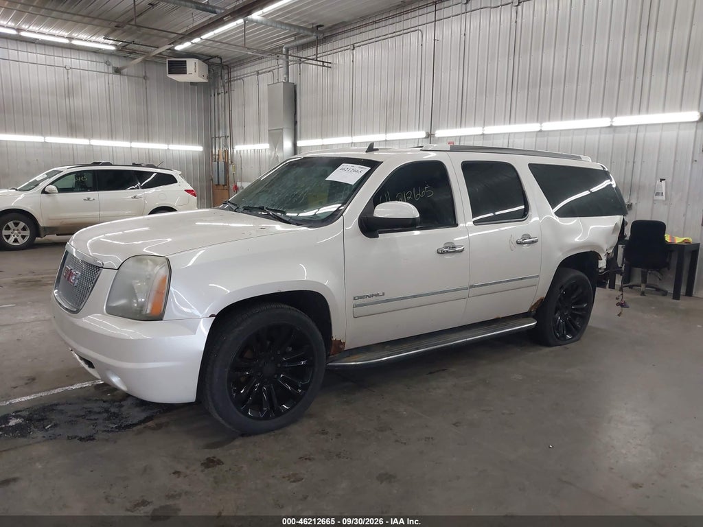 2011 GMC Yukon XL 1500 Denali photo 2