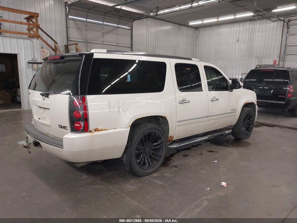 2011 GMC Yukon XL 1500 Denali photo 4