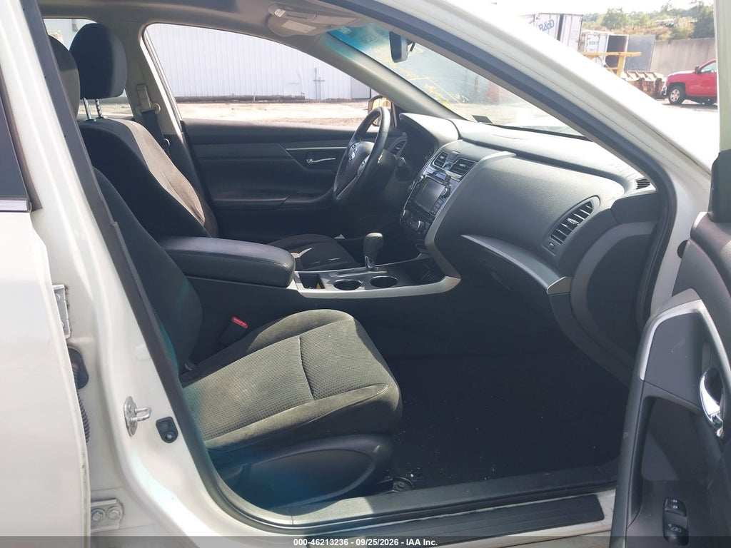 2015 Nissan Altima 2.5 SV photo 5