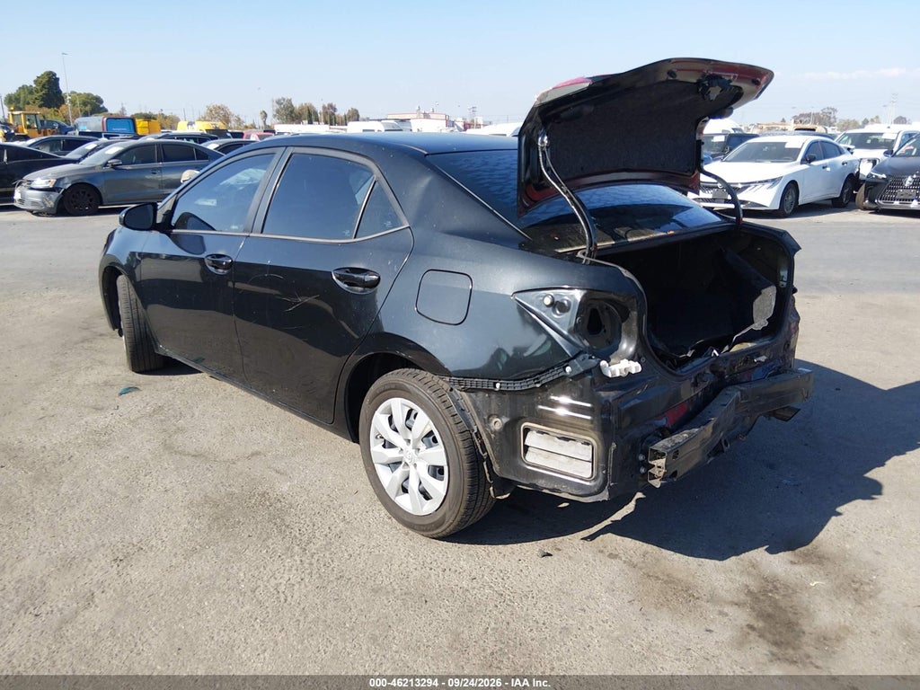 2016 Toyota Corolla LE photo 3