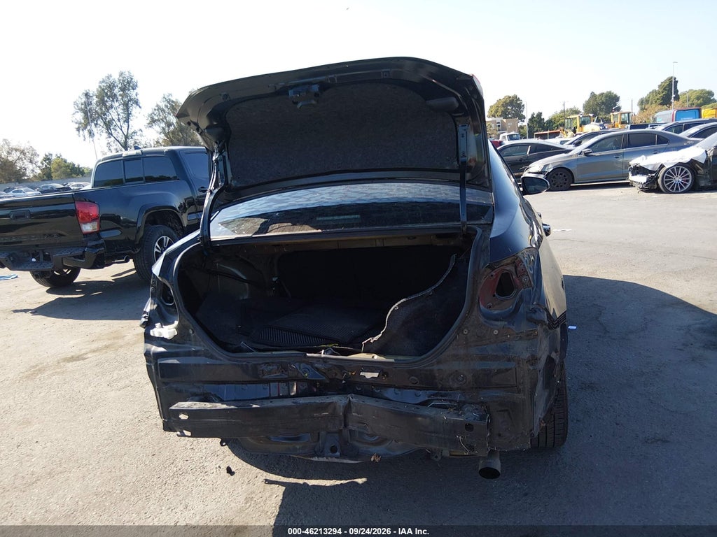 2016 Toyota Corolla LE photo 6