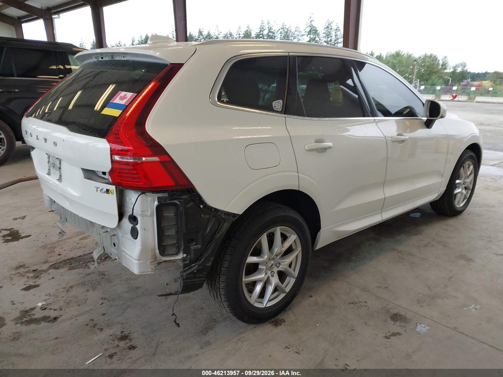 2021 Volvo XC60 T6 Momentum photo 4