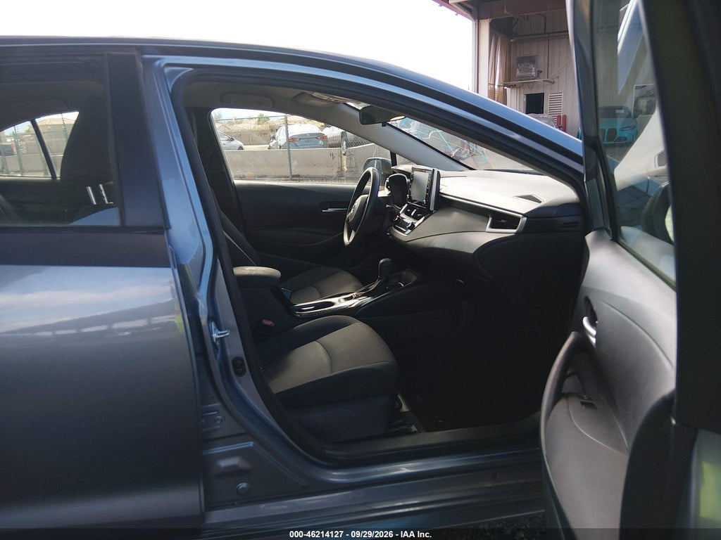 2020 Toyota Corolla LE photo 5