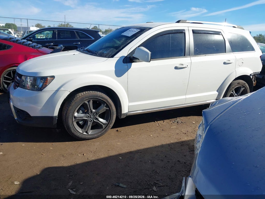2019 Dodge Journey Crossroad AWD photo 2