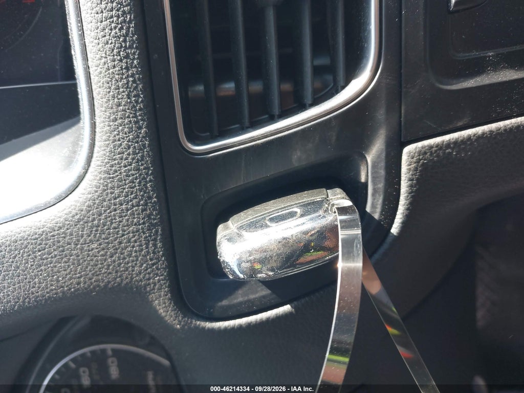 2012 Audi Q5 2.0T Premium photo 11
