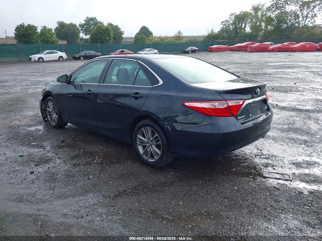 2017 Toyota Camry SE photo 3