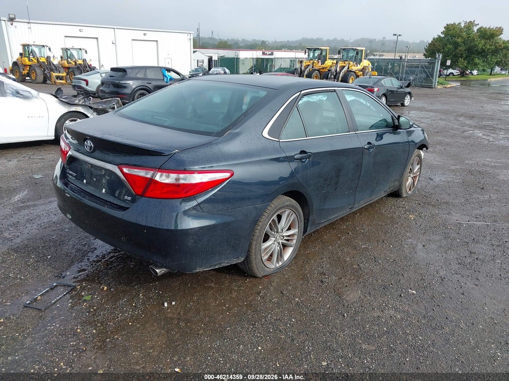 2017 Toyota Camry SE photo 4