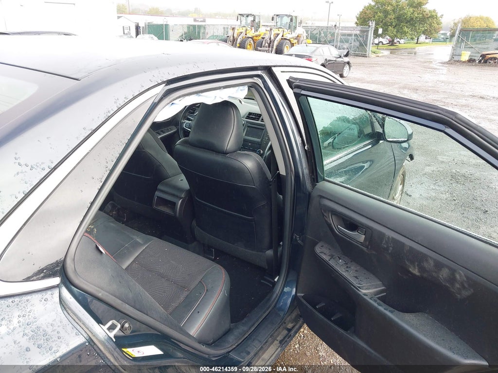 2017 Toyota Camry SE photo 8