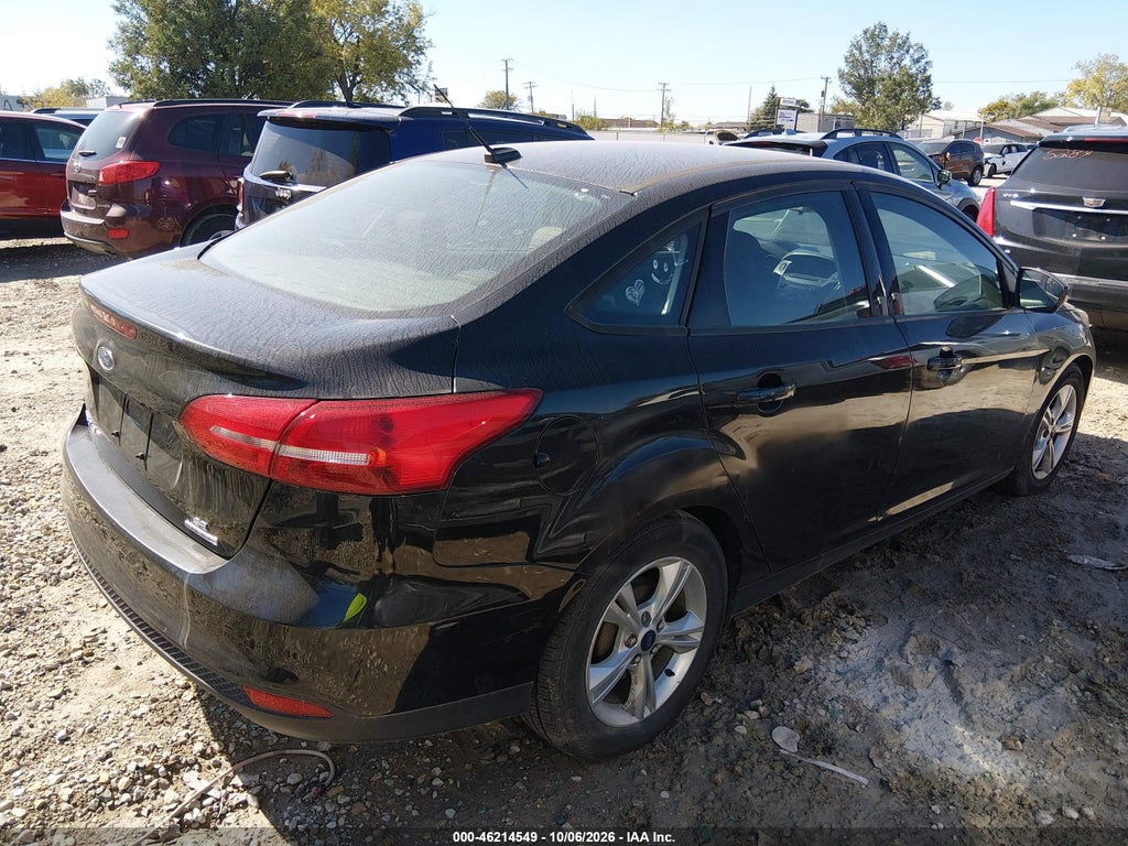 2015 Ford Focus SE photo 4