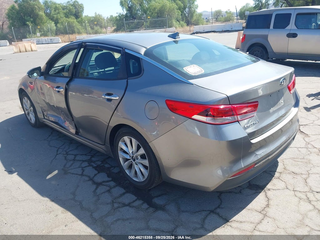 2017 Kia Optima LX photo 3