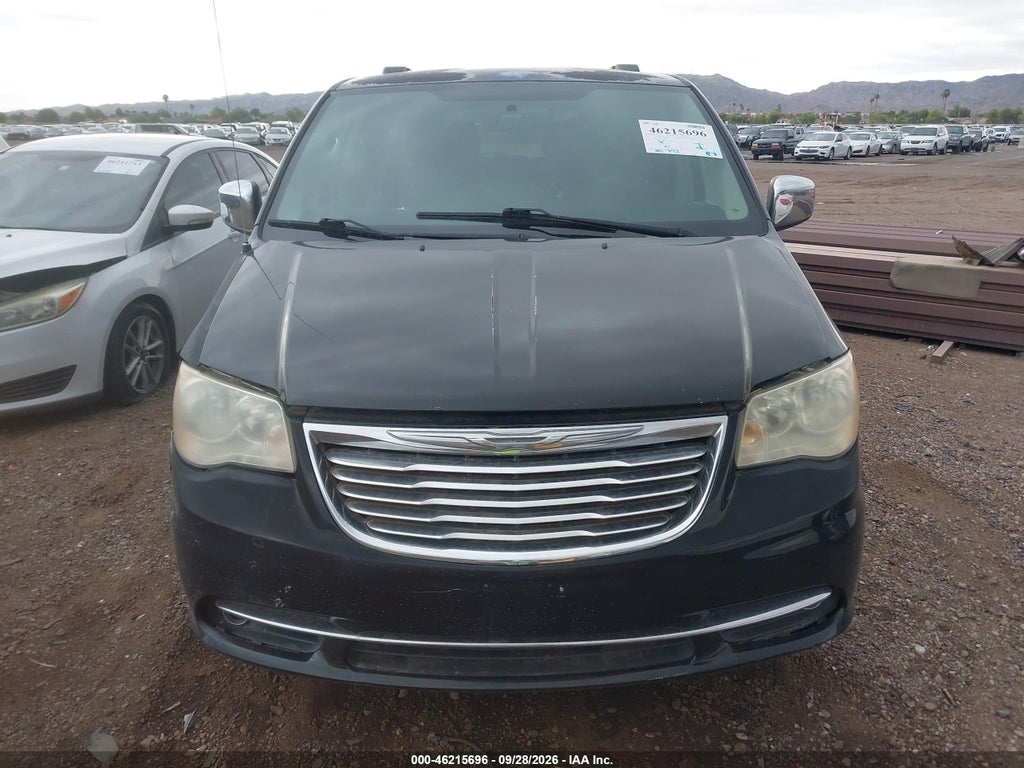2012 Chrysler Town & Country Touring-L photo 6