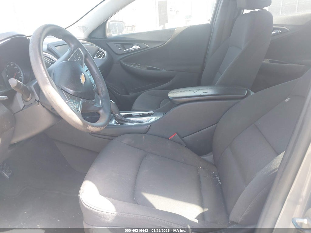 2018 Chevrolet Malibu LT photo 5
