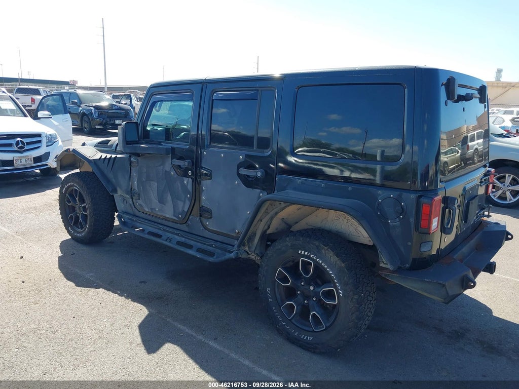 2017 Jeep Wrangler Unlimited Smoky Mountain 4X4 photo 3