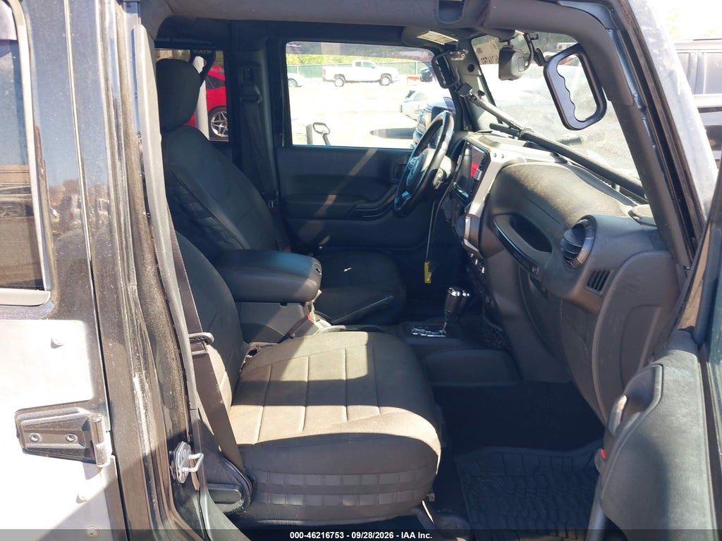 2017 Jeep Wrangler Unlimited Smoky Mountain 4X4 photo 5