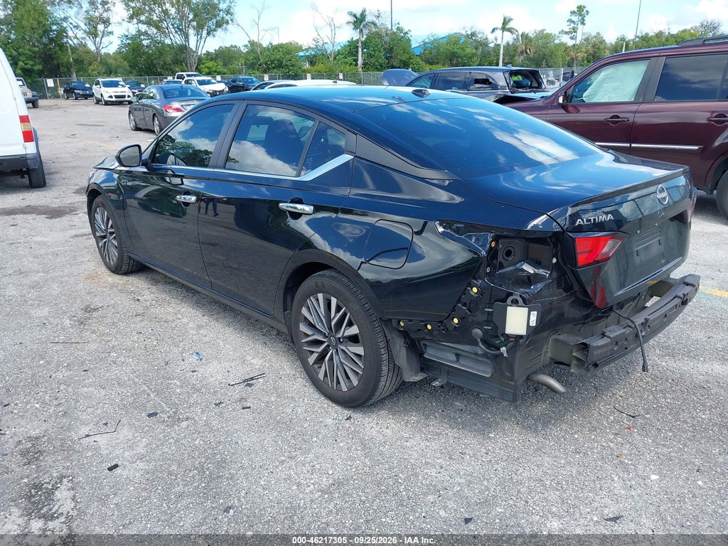 2025 Nissan Altima SV FWD photo 3