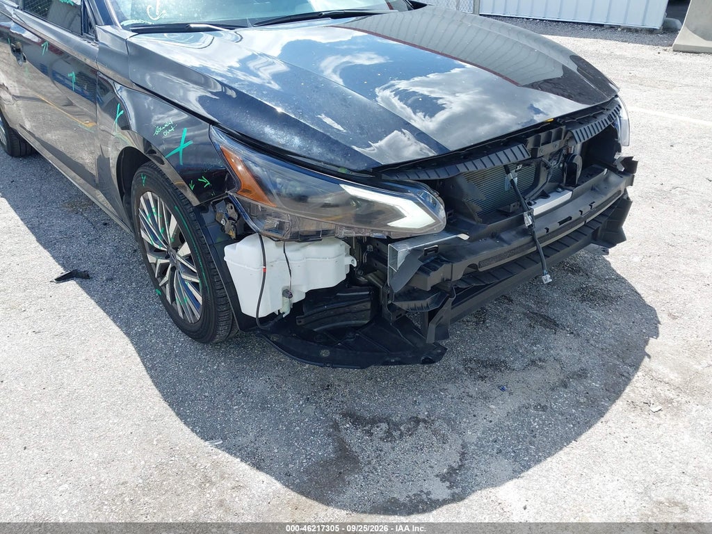 2025 Nissan Altima SV FWD photo 6