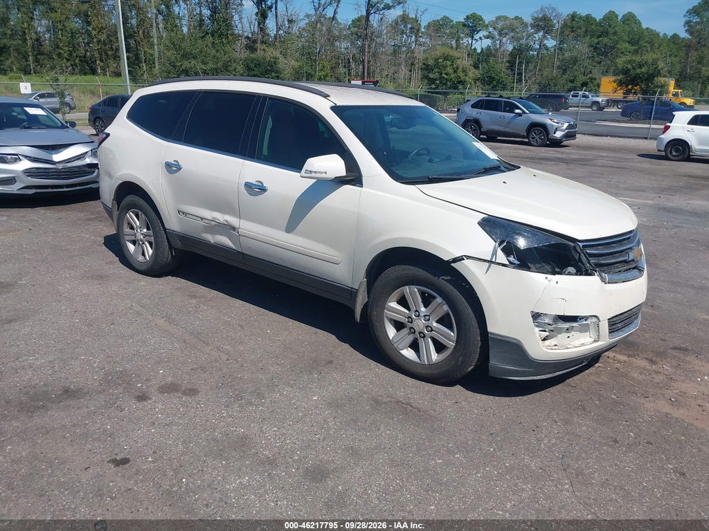 2013 Chevrolet Traverse 2LT photo 1