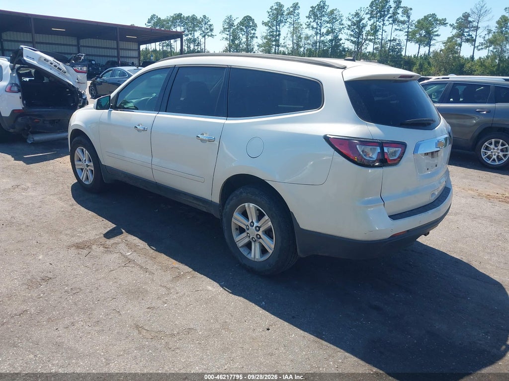 2013 Chevrolet Traverse 2LT photo 3
