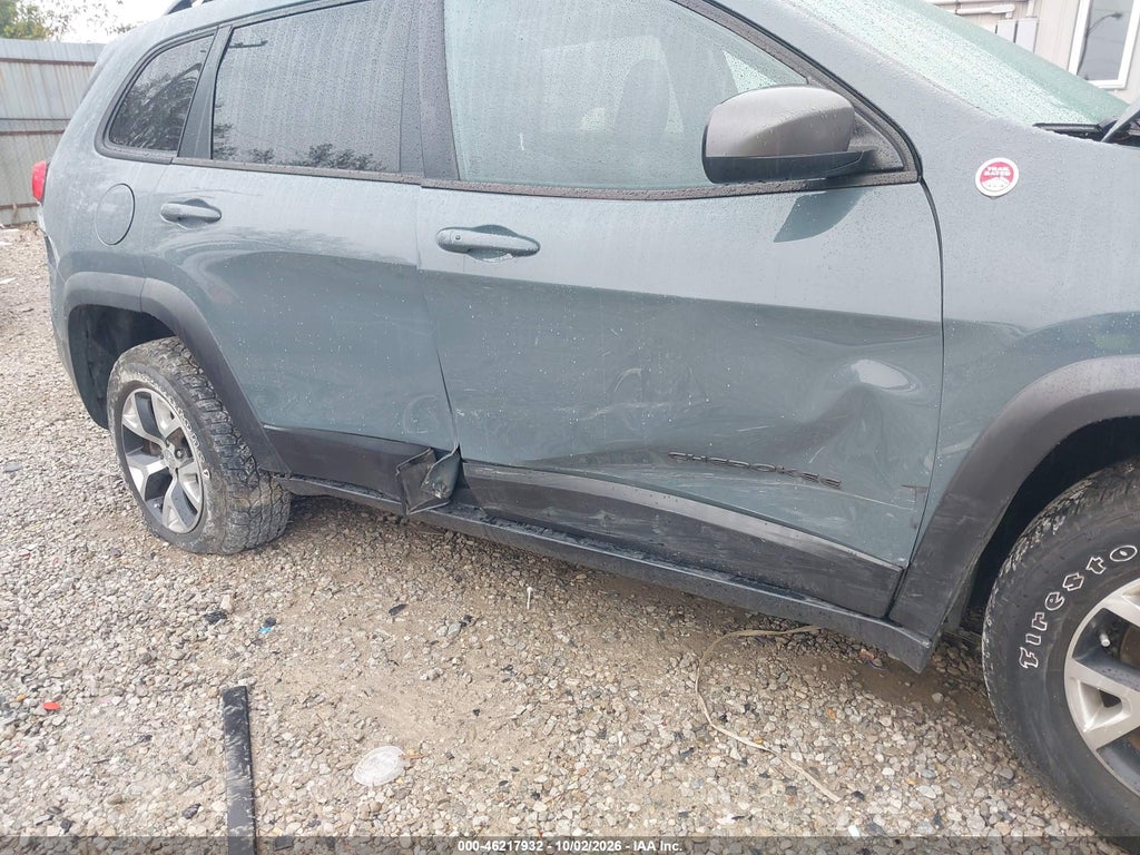 2015 Jeep Cherokee Trailhawk photo 6