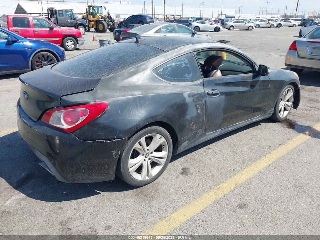 2010 Hyundai Genesis 3.8 Grand Touring photo 4